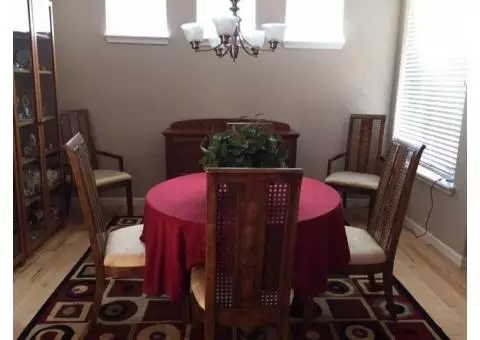DINING ROOM SET WITH 6 CHAIRS $150 or best offer